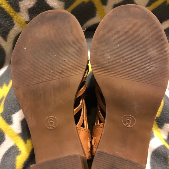 Heeled sandal - Picture 4 of 4